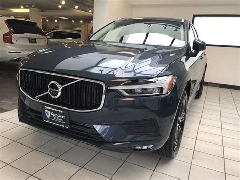 2018 Volvo XC60 T6 AWD Denim Blue w standard rims (14)