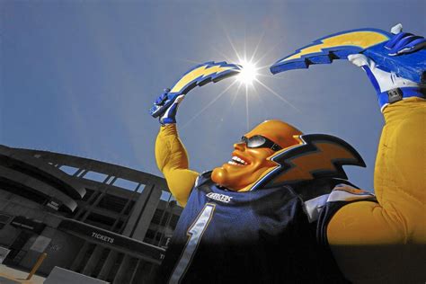 Boltman The Fan Is A Lightning Rod In Chargers Relocation Drama Los