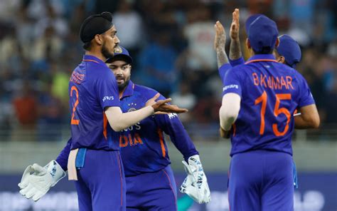 Twitter Reactions Virat Kohli Bhuvneshwar Kumar Shine As India Finish