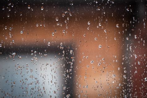 5 Tips For Removing Hard Water Stains From Windows Detroit Sponge