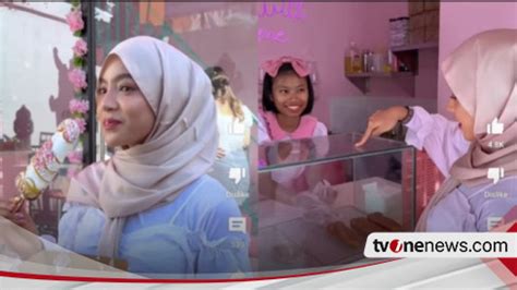 Bukan Hanya Makan Es Krim Dengan Pose Tak Lazim Ternyata Oklin Fia