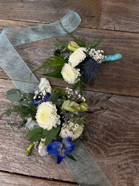 Corsage And Boutonniere Set — La Vie En Fleurs