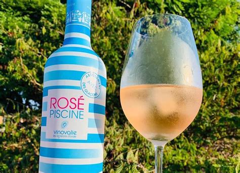 Vinho Rose Piscine É Bom - Rosé Piscine é o vinho francês mais vendido no Brasil em 2020 – Jornal ...