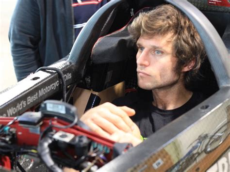 Guy Martin Chega A Km H E Bate Recorde De Velocidade Da Triumph