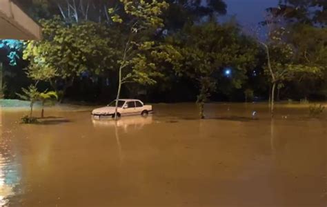 Chuva Causa Morte E Estragos E Bloqueia Rodovias Em Santa Catarina