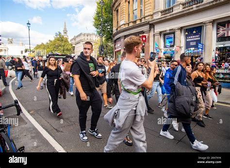 Londres Reino Unido 23 de septiembre de 2023 Los dueños de perros