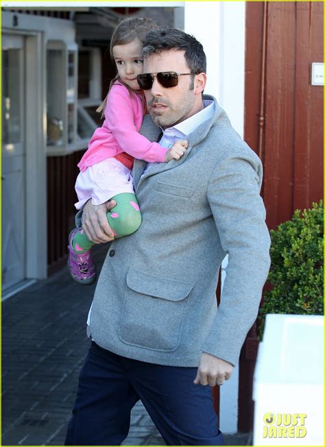 Ben Affleck: Breakfast Stop with Seraphina!: Photo 2823070 | Ben Affleck, Celebrity Babies ...