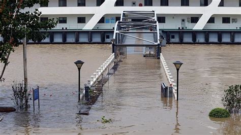 Inondation Chine Inondations En Chine Un Barrage Dynamite Pour