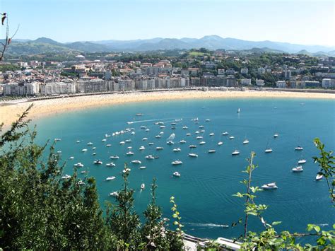 San Sebastian beach, Spain by trandoductin on DeviantArt