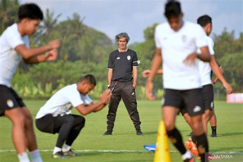 Teco Sambut Baik Laga Uji Coba Internasional Selama Jeda Kompetisi