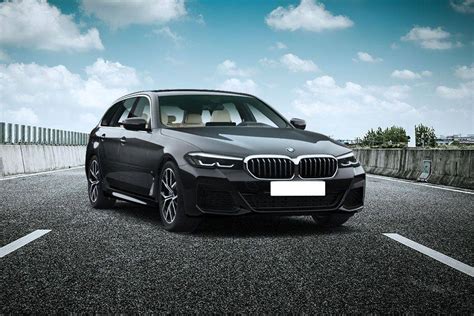 BMW 5 Series Touring Images - Check Interior & Exterior Photos | OtO