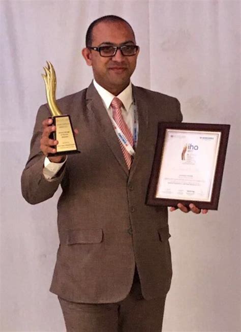 Nasir Shaikh Bags The General Manager Of The Year Award Travelmail