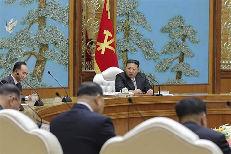 Kim D Ong Un Na Sastanku Politbiroa Analizirao Ishod Sastanka Sa