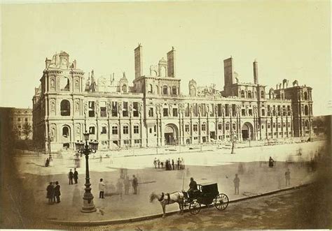 Les ruines de l Hôtel de Ville après l incendie de la Commune de Paris