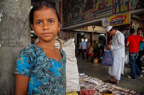 Sealdah Railway Station Kolkata A Girl In A Bright Blue Dress Was