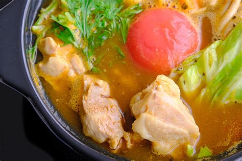 ハウス 子どもがよろこぶ 炒め玉ねぎと完熟トマトとけ込むカレー鍋つゆ 425g 4個 が大特価！