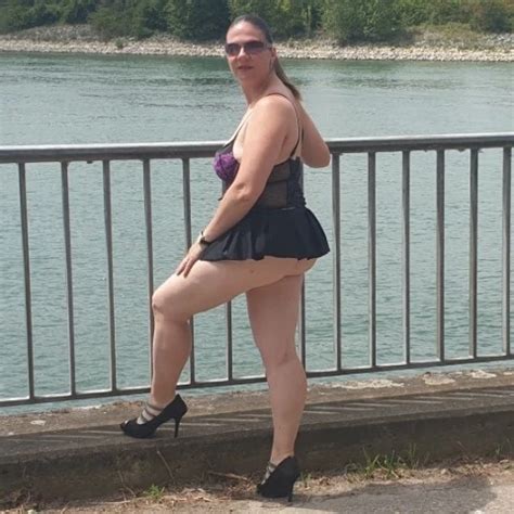 Caresses Me Naked Mature Mature Porn Feat Tania XHamster