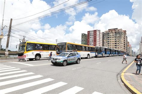 Greve De Nibus E Metr Motoristas De Nibus Fecham Ruas Do Centro Do