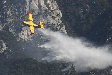 Los Angeles Drohne mit Löschflugzeug kollidiert Austrian Wings