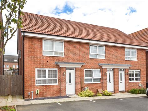 2 Bed End Terrace House For Sale In Woodward Drive Warwick