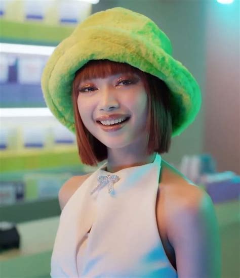 BINI GWEN APULI Pretty Selfies Pretty Brunette Cute Makeup Looks