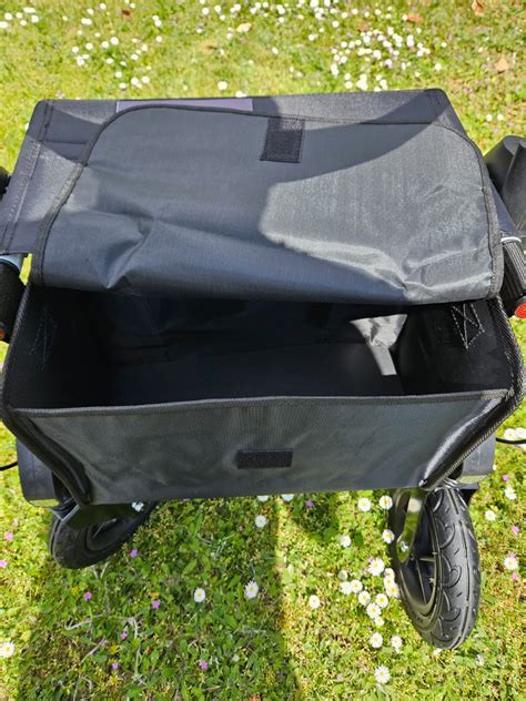 Kmina Pro Rollator Mit Luftbereifung F R Drau En Faltbarer Rollator