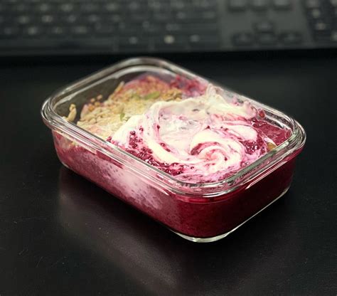 What 4 nutrition experts eat for breakfast, and what they say about the