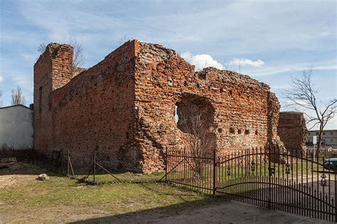 Ruiny Zamku W Radzikach Du Ych Kujawsko Pomorska Trasa Filmowa