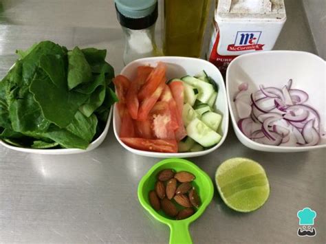 Ensalada de espinacas y tomate Fácil