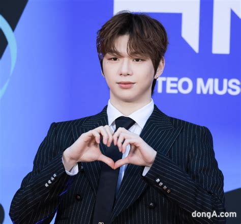 Kang Daniel Selected As The Idol Fans Most Want To Spend Christmas With