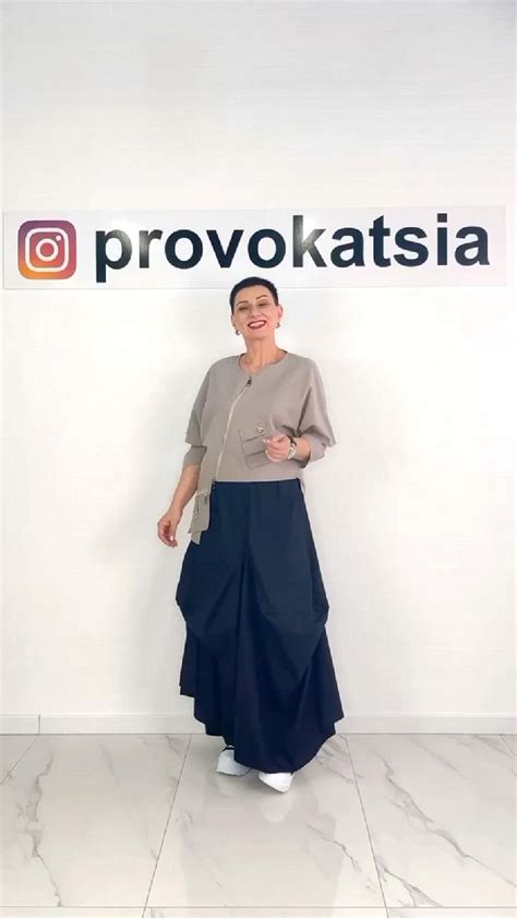 Pin di Inna KP su Провокация Блузка Vestiti avvolgenti Vestiti Gonne