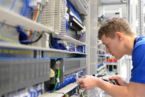 Elektroniker Ausbildung F R Energie Und Geb Udetechnik Elektro Sch Fer