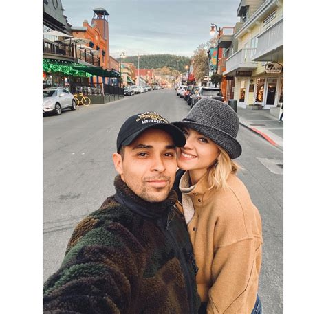 Photo Wilder Valderrama et sa fiancée Amanda Pacheco Octobre 2019