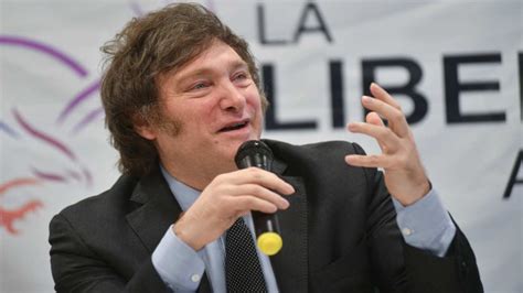 Javier Milei denunció intento de proscripción y se desligó de la