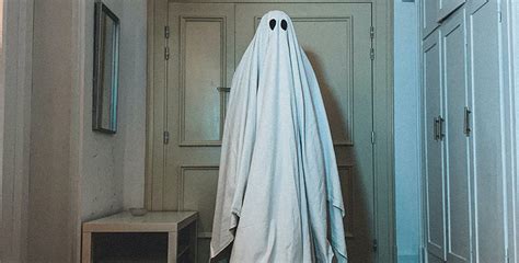 How did ghost stories become an unlikely tradition? – Readable