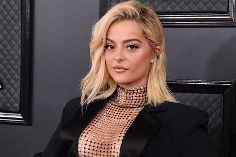 La Cantante Bebe Rexha Se Desploma En Pleno Concierto Tras Recibir El