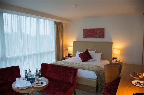 Why Hodson Bay Hotel Is the Best Place to Stay in Athlone?