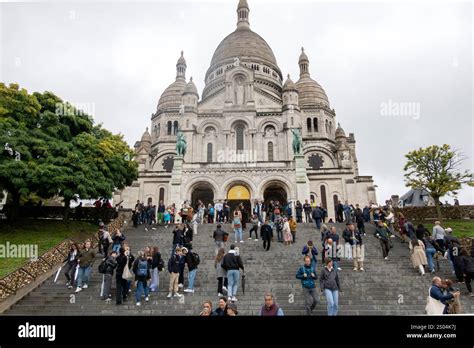 basilica de sacre coeur montmartre paris france stock photo alamy