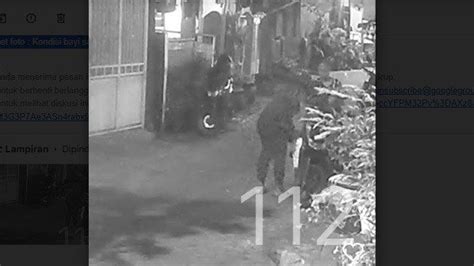 Polisi Buru Pembuang Bayi Teddy Bear Di Surabaya CCTV Rekam 2