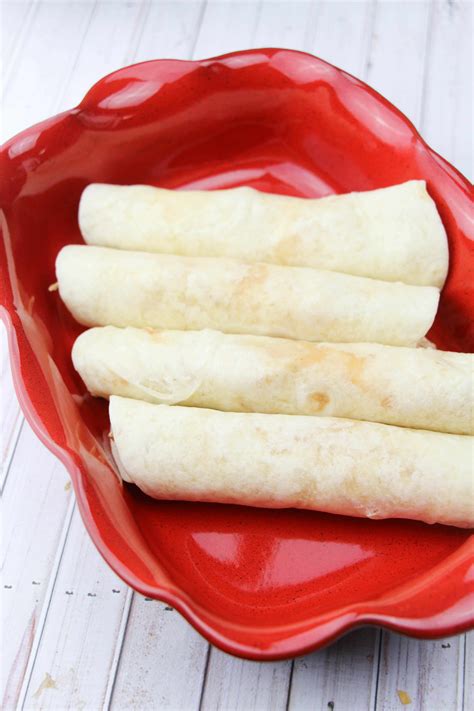 Slow Cooker Cream Cheese Chicken Taquitos - Momdot.com