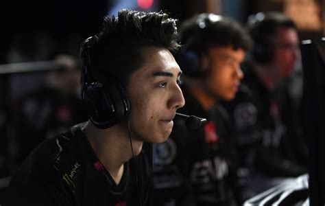 Professional ‘call Of Duty Player Fero Dies At 21