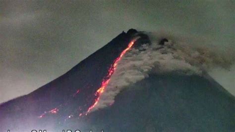 Foto Gunung Merapi Mengalami Kali Gempa Guguran Sejak Dini Hari