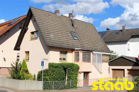 Freistehendes Familienhaus Mit Garagen Halle Und Gartengrundst Ck