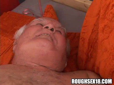 Blonde Babe With Big Tits Gets Fucked By An Old Man XNXX