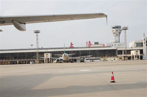 Aeroporto Internacional De Shanghai Hongqiao Foto De Stock Editorial