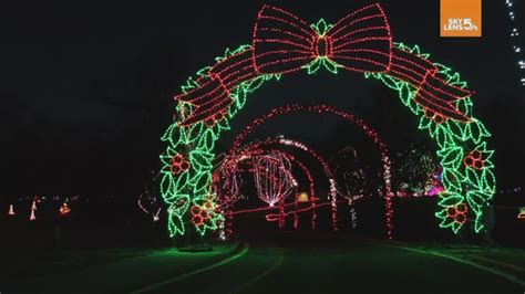 Christmas Light Displays St Charles Mo | Shelly Lighting