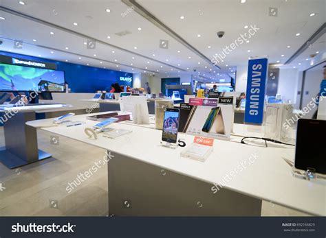 samsung mobile shop images stock  vectors shutterstock