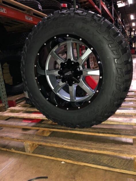 5 20 20x10 Moto Metal Mo970 Gray Wheels 35 Mud Tires 5x5 Jeep