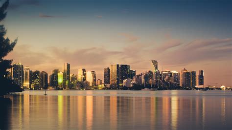 Miami Skyline Wallpapers - Top Free Miami Skyline Backgrounds - WallpaperAccess