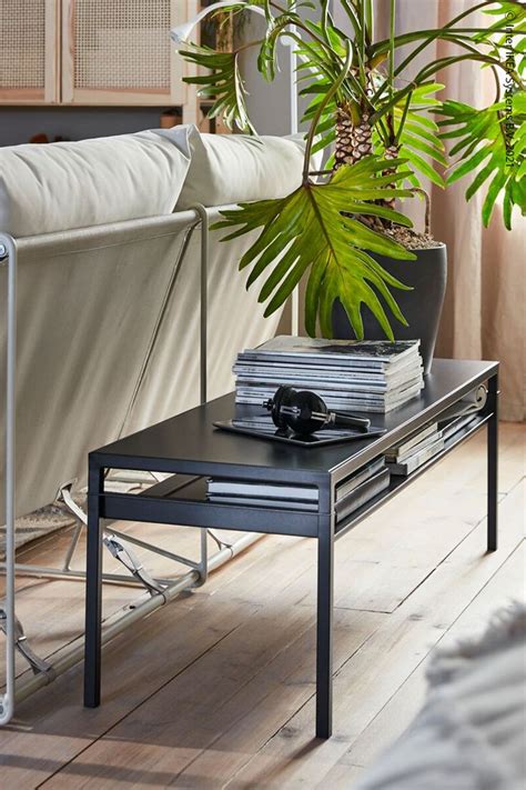 Nyboda Soffbord Bakom En Soffa Foyer Ikea Showroom Decoration